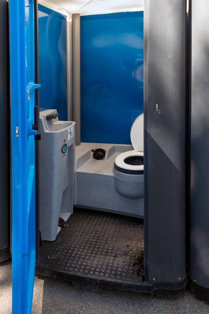 Best Affordable portable toilet rental  in Combined Locks, WI